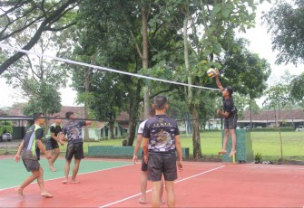 Olahraga Voli Prajurit Menarmed 2 Kostrad 