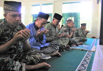 Doa bersama prajurit Menarmed 2 Kostrad 