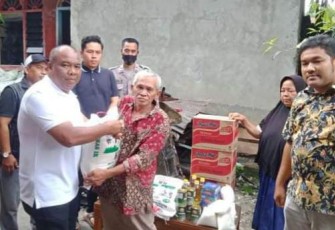 Pemkab Labuhanbatu saat Berikan Bantuan Kepada Korban Kebakaran di Rantau Utara