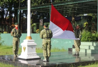 Upacara bendera HUT Kostrad Ke 62 di Menarmed 2 Kostrad Malang