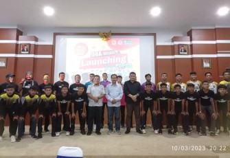 Launching pemain tim sepakbola Popda Karanganyar, Jumat (10/3/2023) malam, di aula workshop kantor PUDAM Tirta Lawu.