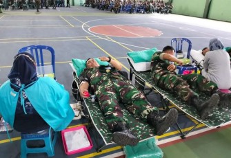 Donor darah prajurit Menarmed 2 Kostrad 