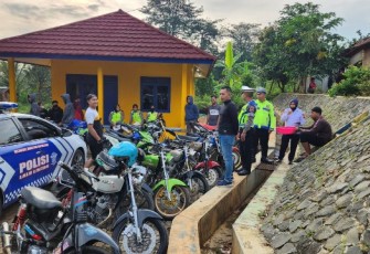 30 motor knalpot brong  ditilang Sat Lantas Polresta Pati
