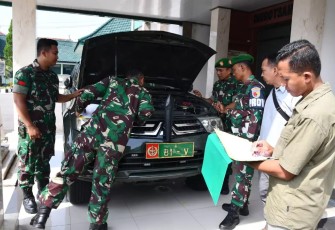 Pemeriksaan kendaraan dinas Korem 081/DSJ