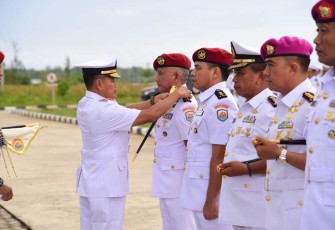 Pangkoarmada III Laksda TNI Agus Hariadi saat sertijab pejabat 