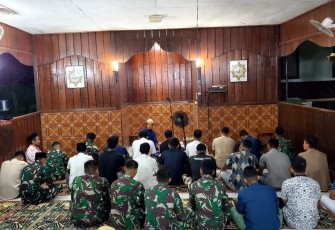 Shalat Tarawih dan Tadarus Bersama Warga Perbatasan 