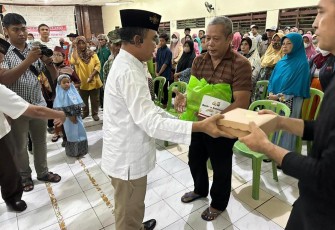 Pemberian baksos sembako kaum dhuafa dan anak yatim piatu