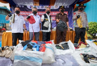 Pakaian, Sepatu dan Tas Ilegal di Batam