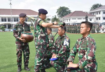 Tradisi kenaikan pangkat prajurit Kolinlamil 