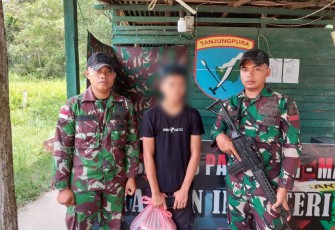 PMI Ilegal melewati jalan tikus diamankan satgas perbatasan 