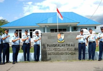 Pangkoopsud I Marsda TNI Bambang Gunarto foto bersama di Datasemen Gorda Banten