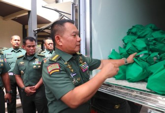 Bingkisan lebaran Kasad Jenderal TNI Dudung Abdurachman 