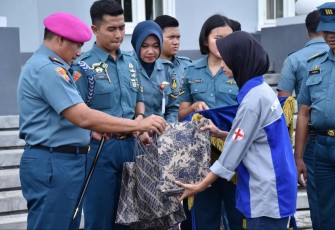 Bingkisan lebaran AAL