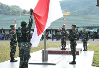 Upacara bendera di Korem 023/KS