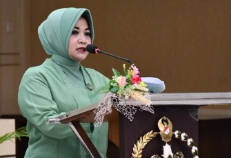 Ketua Persit Koorcab Rem 081 PD V/Brawijaya Ny Triana Sugiyono 