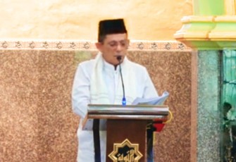 Gubernur Ansar saat Jadi Khatib Idul Fitri 1444 H, Ajak Jamaah Tingkatkan Bakti Kepda Orangtua 