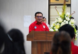 Wali Kota Bitung Maurits Mantiri saat memberikan sambutan