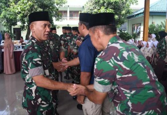 Danrem 081/DSJ Kolonel Inf H. Sugiyono saat halal bihalal 