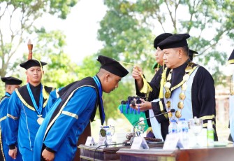 Kasad Jenderal TNI Dudung Abdurachman saat wisuda Bamasis Poltekad D4 Angkatan IV 