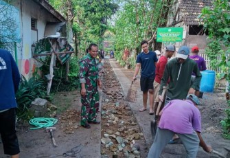 Pengecoran jalan desa wilayah binaan 