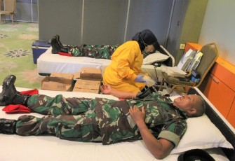 Donor darah prajurit Menarmed 2 Kostrad 