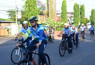 Danlanud Iswahjudi Marsekal Pertama TNI Irwan Pramuda saat gowes bersama, Jum'at (11/5)