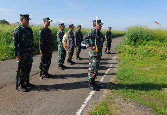 Prajurit Lanudal Jakarta Latihan Pemakaman Militer 