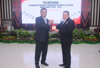 Kapolda Sulsel Irjen Pol Setyo Budi Moempoeni saat dilantik menjadi Ketua Perbakin Provinsi Sulsel 