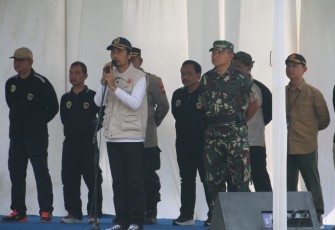 Dandim 0803/Madiun Letkol Inf Meina Helmi bersama Bupati Madiun Ahmad Dawami