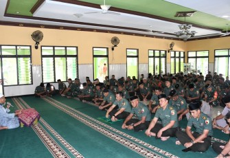 Pengajian Kamis religi prajurit Kodim 0802/Ponorogo 