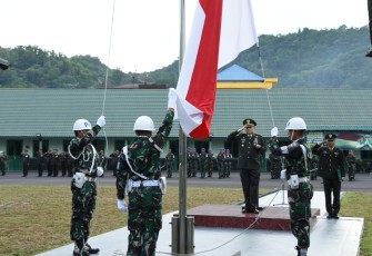 Upacara bendera di Korem 023/KS