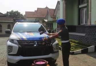 Kendaraan kawal Denpom 2 Kostrad