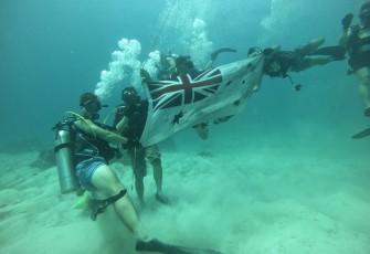 Peserta MNEK 2023 menikmati keindahan bawah Laut Pulau Samalona 