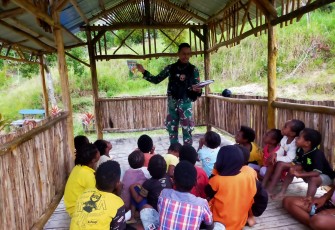 Ajarkan Baca Tulis Anak-Anak Di  Eragayam