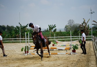 Salah satu sarana berkuda di Tamansari Equestrian Park,