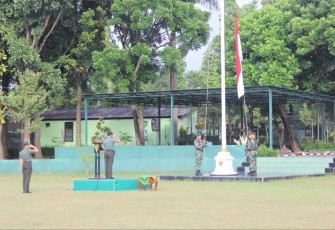 Upacara bendera prajurit Menarmed 2 Kostrad 