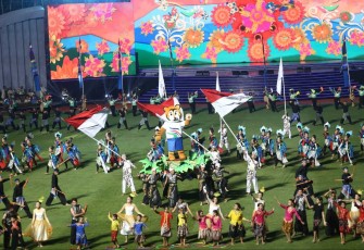 Opening ceremony FORNAS VII tahun 2023 di stadion Si Jalak Harupat Bandung, Minggu (2/7)