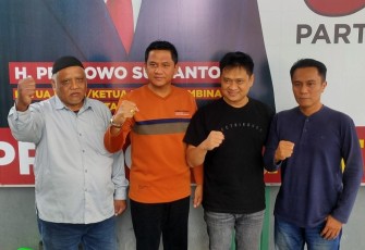 Adib Zamhari (dua dari kiri) Ketua Bappilu DPC Partai Gerindra Kabupaten Blitar