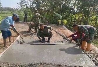 Pengecoran jalan desa wilayah binaan 