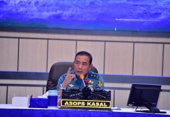 Asops Kasal Laksamana Muda TNI Denih Hendrata  