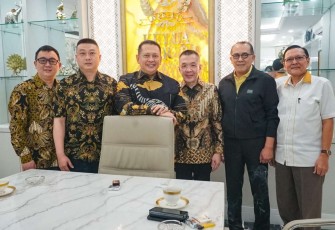 Bambang Soesatyo Ketua MPR RI bersama jajaran Huayou Cobalt Co.Ltd di Jakarta, Sabtu (8/7)