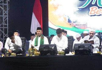 Danrem 081/DSJ Kolonel Inf H. Sugiyono saat bersholawat, Sabtu (8/7)