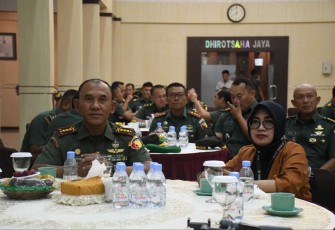 Danrem 081/DSJ Kolonel Inf H. Sugiyono saat mengikuti Kasad Award 2023 secara virtual, Senin (10/7)