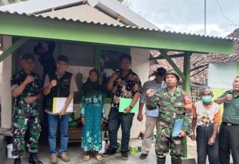 Tim Waslak Rutilahu saat pengecekan rumah warga 