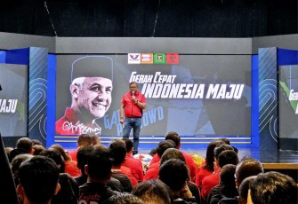 Sekjen PDIP Hasto Kristianto saat memberikan pelatihan juru kampanye pengusung Ganjar Pranowo di Jakarta, Senin (17/7)