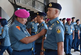 Gubernur AAL Mayjen TNI (Mar) Endi Supardi saat sertijab