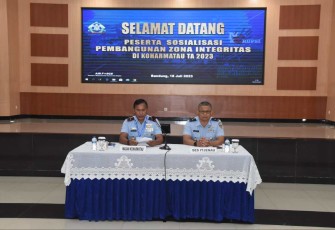 Wadan Koharmatau Marsma TNI Joseph Rizki Prabowo saat sosialisasi pembangunan zona integritas, Selasa (18/7) 