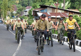 Danrem 023/KS Kolonel Inf Lukman Hakim gowes bersama prajuritnya, Jum'at (21/7)