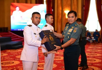 Kasal Laksamana TNI Muhammad Ali saat pembekalan perwira remaja 