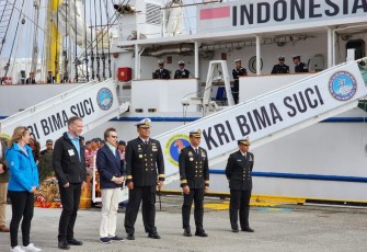 Princess Royal British Anne saat mengunjungi KRI Bima Suci di Skotlandia 